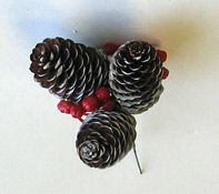 2.5" Spruce Cone x 3 w/Berries Pick