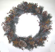 22" Pine/Cone/Berry & Rusty Star Wreath