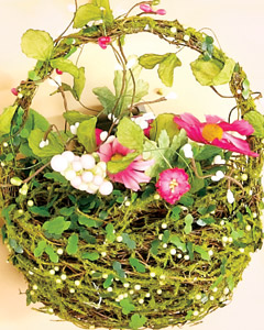 9" X 7" Twig/Moss Basket w/Daisies
