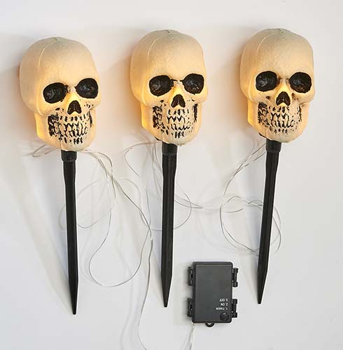 43" Light Up Triple Skull Stake With Timer