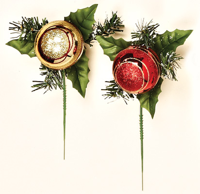 Glitter Swirl Plastic Ball with Pine Pk