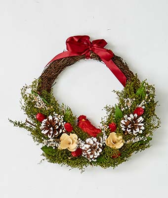 13" Wreath w/ Cardinal & Foliage