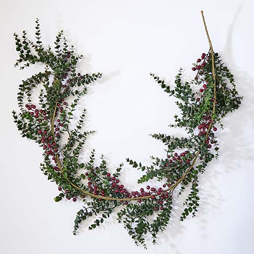 72" Eucalyptus And Berry Garland